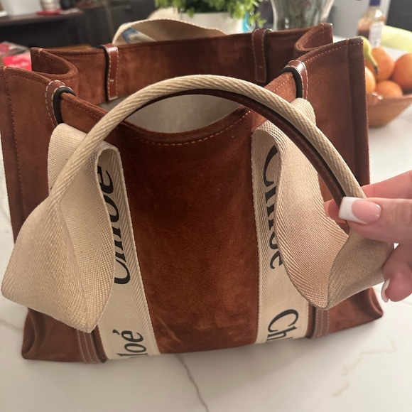 Chloe Suede “woody” tote bag…. Very stylish, soft suede. Some wear on handles. - Picture 8 of 11